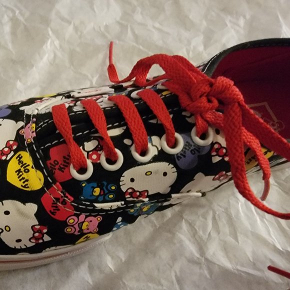 Vans Hello Kitty Limited Edition Candy Hearts Black Red Lace - Picture 8 of 12